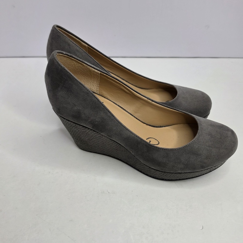 American Rage Cie Suede Heels Womens Size 7M Gray Heel 3"